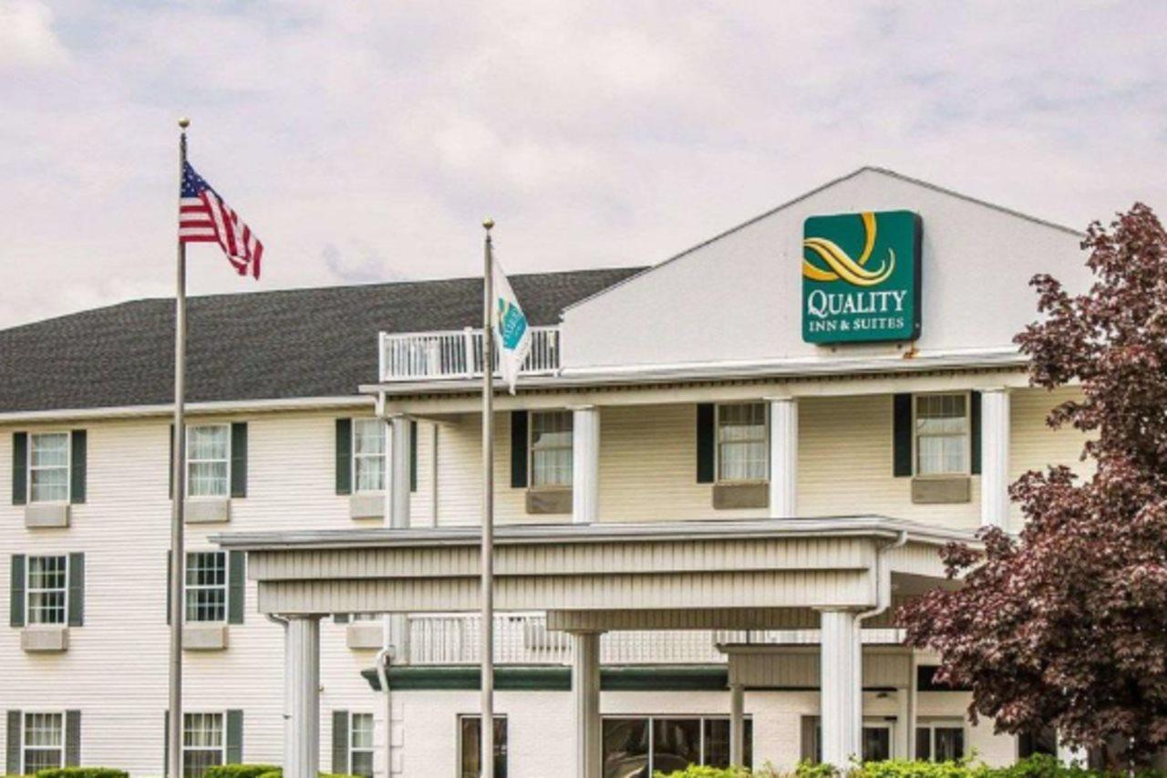 Quality Inn & Suites Bellville - Mansfield Exterior foto